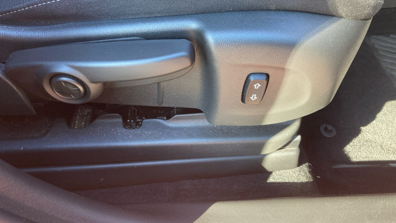 Vauxhall Crossland 1.2 Turbo [130] SRi Nav 5dr Petrol Hatchback